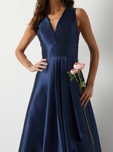 Alfred Sung Women Navy Sleeveless Satin Gown